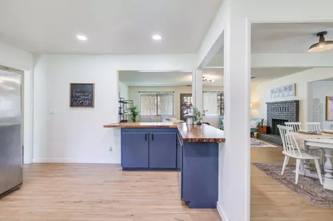 Kitchen - 2750 Potts Ln, Redding, CA 96001 photo 6 of 11