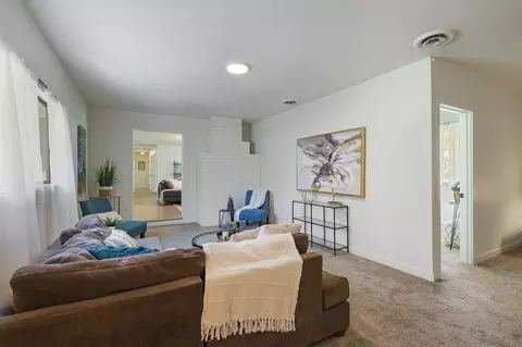 Living - 2750 Potts Ln, Redding, CA 96001 photo 11 of 15