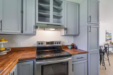 Kitchen - 2750 Potts Ln, Redding, CA 96001 photo 11 of 11