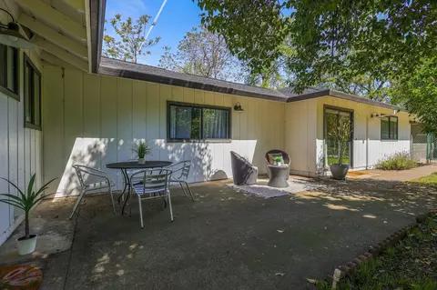 Exterior - 2750 Potts Ln, Redding, CA 96001 photo 3 of 14