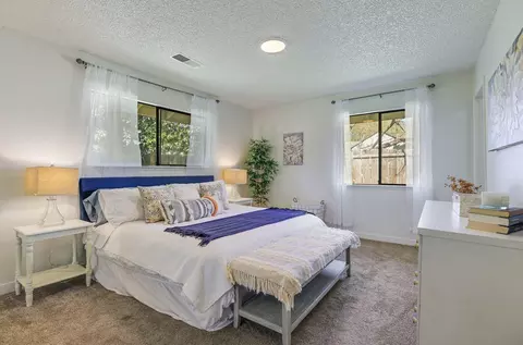 Bedroom - 2750 Potts Ln, Redding, CA 96001 photo 1 of 16