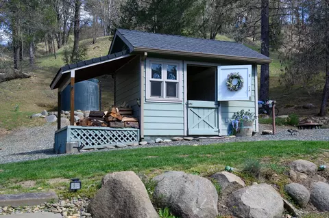 Exterior - 2981 Lewiston Rd, Lewiston, CA 96052 photo 8 of 12