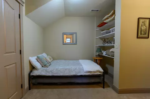 Bedroom - 2981 Lewiston Rd, Lewiston, CA 96052 photo 7 of 8