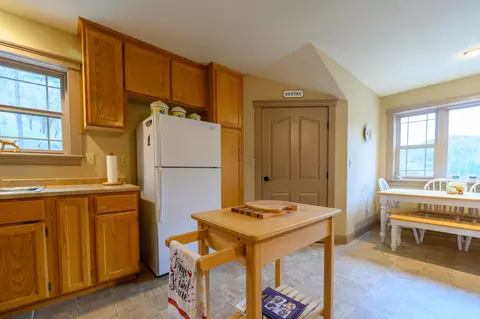 Kitchen - 2981 Lewiston Rd, Lewiston, CA 96052 photo 8 of 8