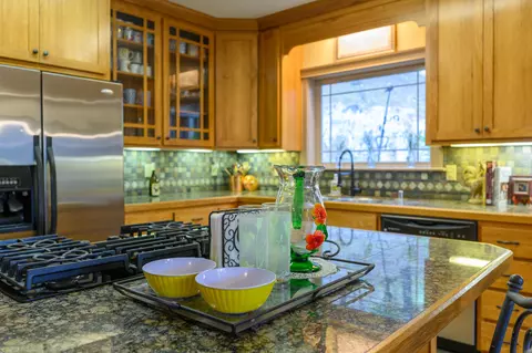 Kitchen - 2981 Lewiston Rd, Lewiston, CA 96052 photo 3 of 8