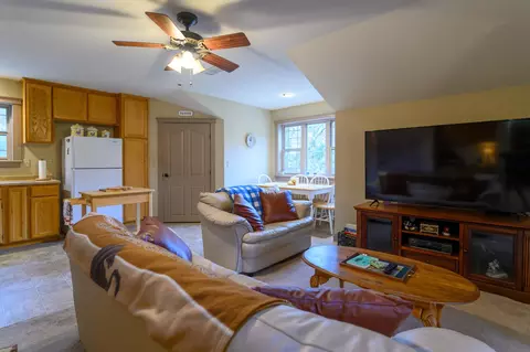Living - 2981 Lewiston Rd, Lewiston, CA 96052 photo 4 of 8
