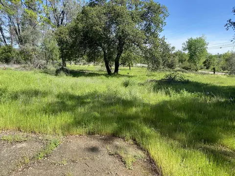 6548 Oak St, Anderson, CA 96007 photo 2
