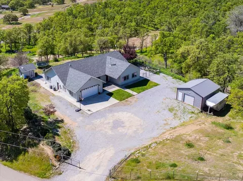 16615 Little Doe Ln, Cottonwood, CA 96022