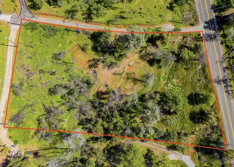 13592 Old Oregon Trl, Redding, CA 96003