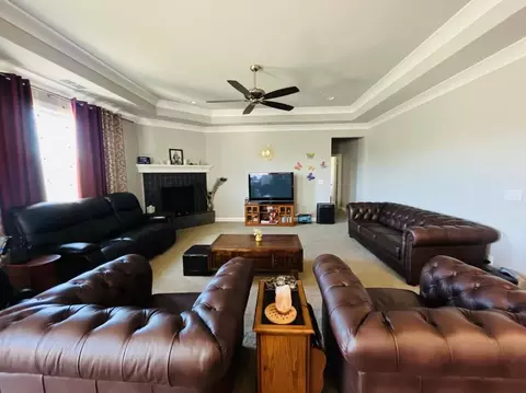 Living - 936 Katmai Pl, Redding, CA 96001 photo 1 of 4
