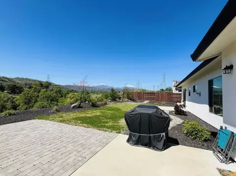 Exterior - 936 Katmai Pl, Redding, CA 96001 photo 7 of 12