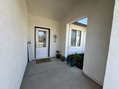 Exterior - 936 Katmai Pl, Redding, CA 96001 photo 3 of 12