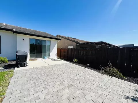 Exterior - 936 Katmai Pl, Redding, CA 96001 photo 4 of 12