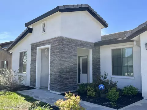 Exterior - 936 Katmai Pl, Redding, CA 96001 photo 2 of 12