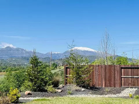 Exterior - 936 Katmai Pl, Redding, CA 96001 photo 8 of 12