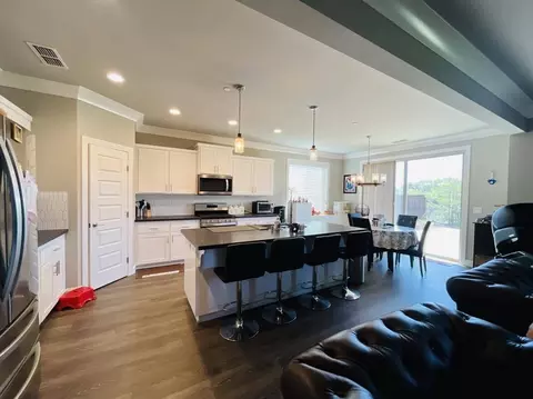 Kitchen - 936 Katmai Pl, Redding, CA 96001 photo 1 of 3