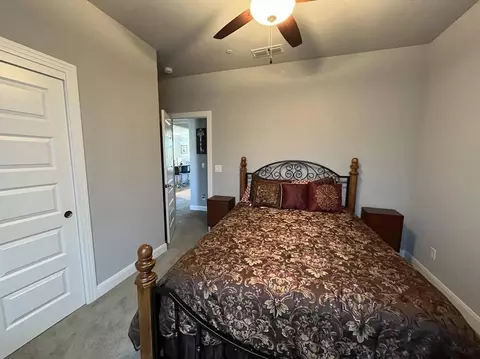 Bedroom - 936 Katmai Pl, Redding, CA 96001 photo 2 of 4