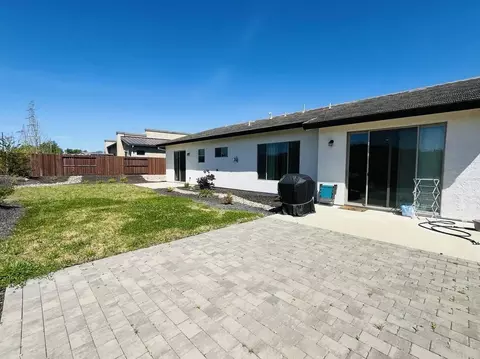 Exterior - 936 Katmai Pl, Redding, CA 96001 photo 5 of 12