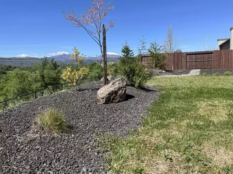 Exterior - 936 Katmai Pl, Redding, CA 96001 photo 11 of 12