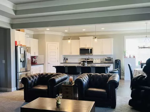 Living - 936 Katmai Pl, Redding, CA 96001 photo 4 of 4