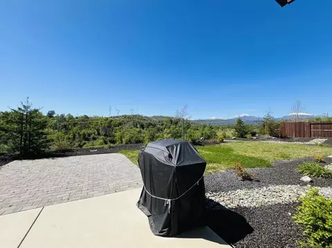 Exterior - 936 Katmai Pl, Redding, CA 96001 photo 9 of 12