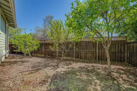 Exterior - 2899 Lanning Ave, Redding, CA 96001 photo 9 of 10