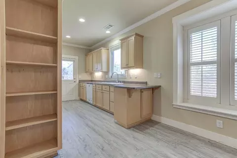 Kitchen - 2899 Lanning Ave, Redding, CA 96001 photo 1 of 4