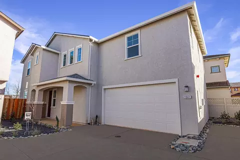 1941 Salzburg Trl, Redding, CA 96003