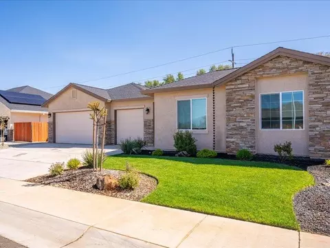 Exterior - 5430 Pajaro Pkwy, Redding, CA 96002 photo 4 of 5