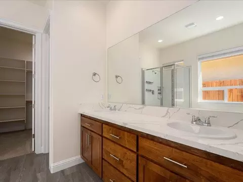 Bath - 5430 Pajaro Pkwy, Redding, CA 96002 photo 1 of 5