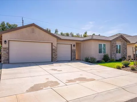 Exterior - 5430 Pajaro Pkwy, Redding, CA 96002 photo 2 of 5
