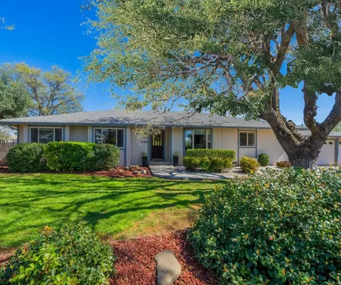 7189 Hermosa Way, Redding, CA 96002