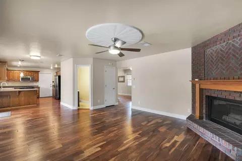 Living - 266 Mora Ct, Redding, CA 96003 photo 3 of 4