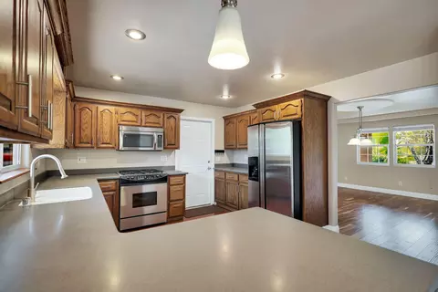 Kitchen - 266 Mora Ct, Redding, CA 96003 photo 1 of 7