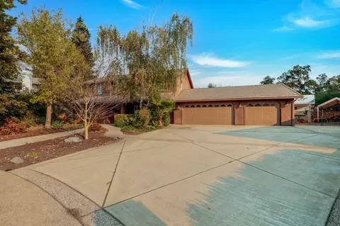 Exterior - 266 Mora Ct, Redding, CA 96003 photo 2 of 28
