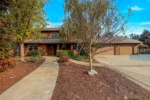 266 Mora Ct, Redding, CA 96003