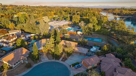 View/Area - 266 Mora Ct, Redding, CA 96003 photo 2 of 12