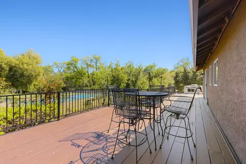 Exterior - 266 Mora Ct, Redding, CA 96003 photo 6 of 28