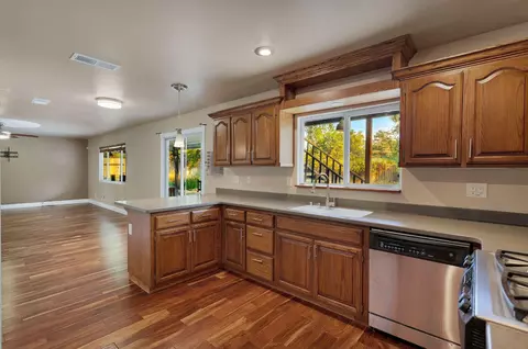 Kitchen - 266 Mora Ct, Redding, CA 96003 photo 6 of 7