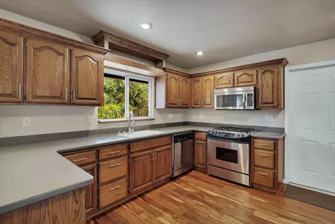 Kitchen - 266 Mora Ct, Redding, CA 96003 photo 2 of 7