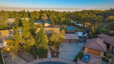 View/Area - 266 Mora Ct, Redding, CA 96003 photo 4 of 12