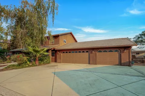 Exterior - 266 Mora Ct, Redding, CA 96003 photo 18 of 28