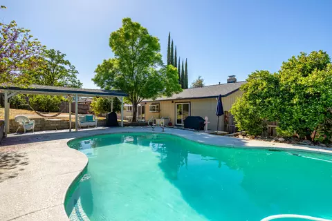 Exterior - 3949 Oro St, Redding, CA 96001 photo 6 of 10