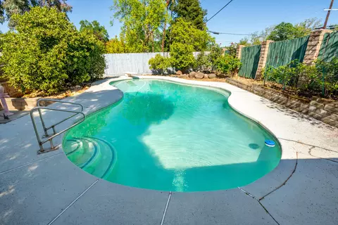 Exterior - 3949 Oro St, Redding, CA 96001 photo 9 of 10