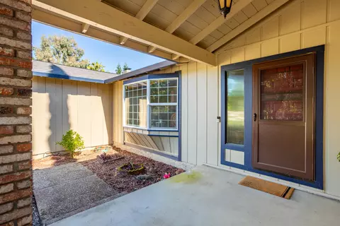 Exterior - 3949 Oro St, Redding, CA 96001 photo 4 of 10