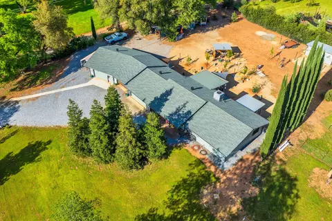10895 Sparrow Ln, Palo Cedro, CA 96073