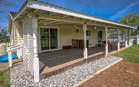 Exterior - 1471 3rd St, Anderson, CA 96007 photo 3 of 12