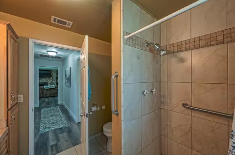 Bath - 1471 3rd St, Anderson, CA 96007 photo 1 of 5
