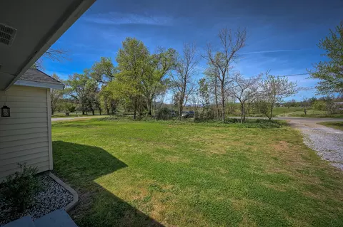 Exterior - 1471 3rd St, Anderson, CA 96007 photo 9 of 12