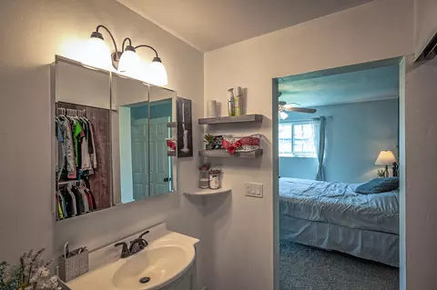 Bath - 1471 3rd St, Anderson, CA 96007 photo 2 of 5